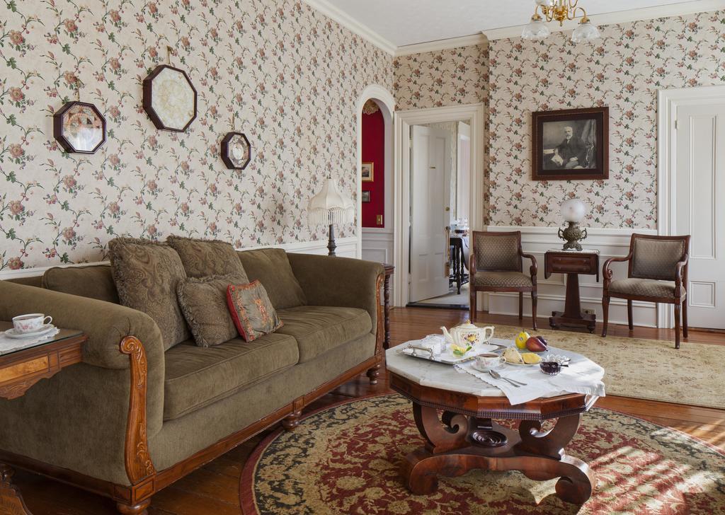 Isaiah Jones Homestead Bed And Breakfast Sandwich Ngoại thất bức ảnh