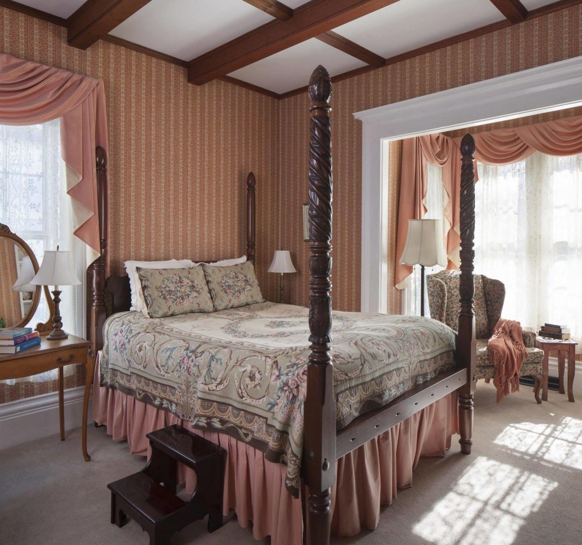 Isaiah Jones Homestead Bed And Breakfast Sandwich Ngoại thất bức ảnh