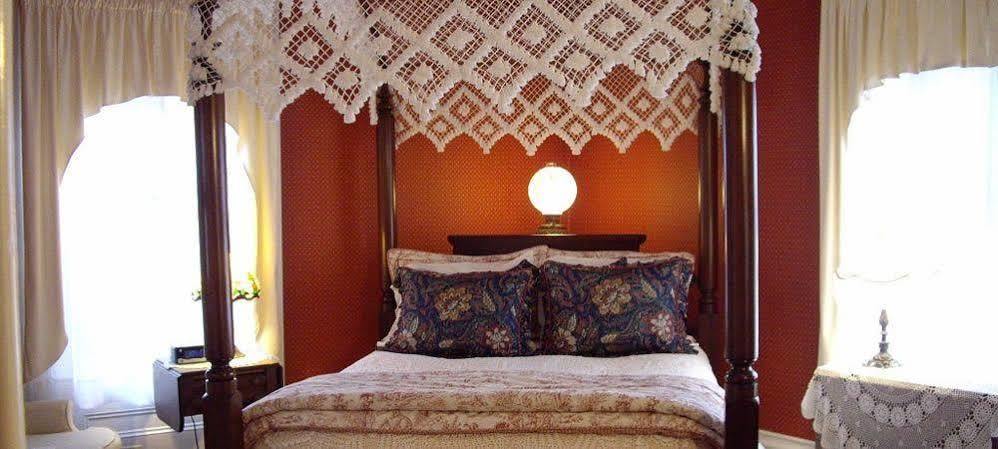 Isaiah Jones Homestead Bed And Breakfast Sandwich Ngoại thất bức ảnh